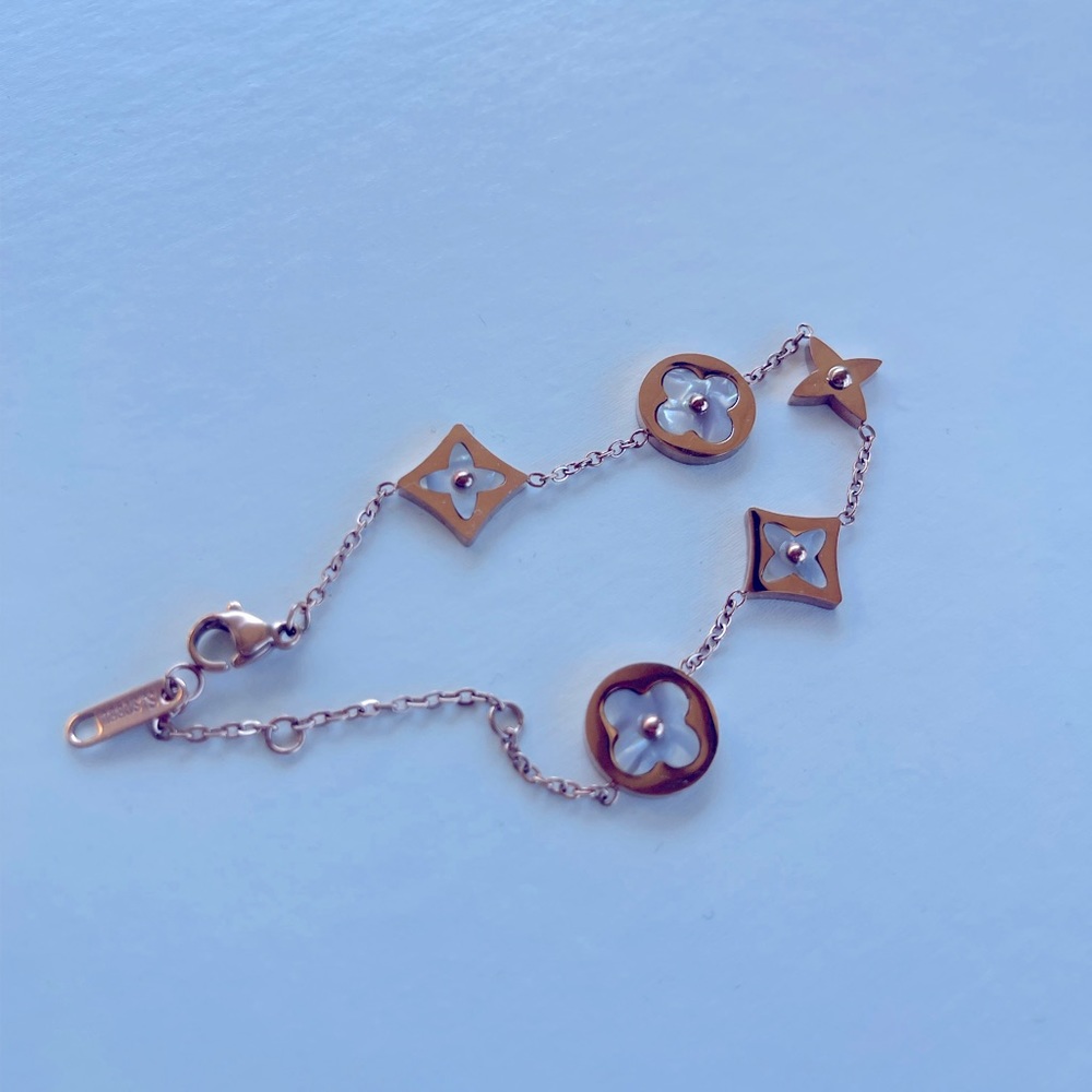 Mother of Pearl Star Blossom Bracelet Rose Gold